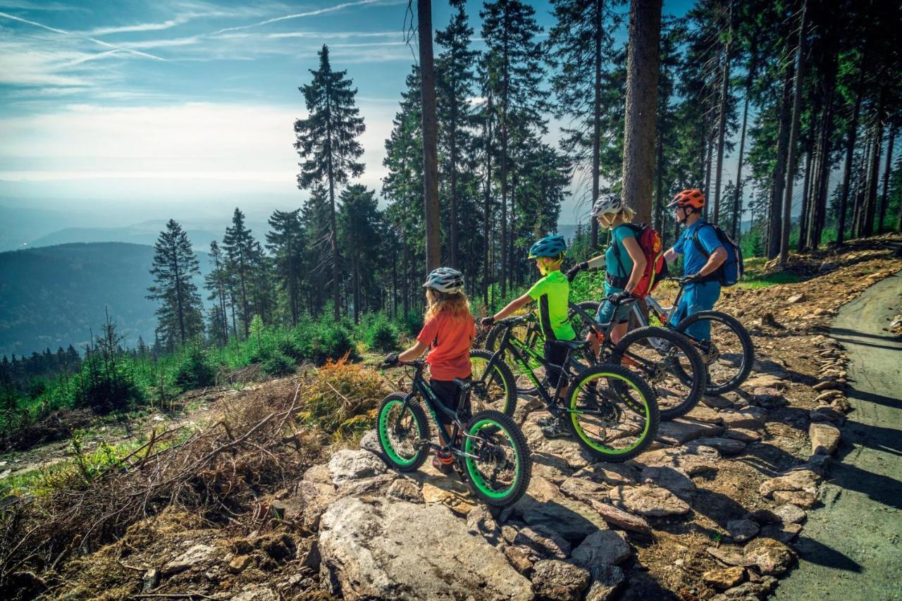 Ski Berg Klinovec Loučná pod Klínovcem Exterior foto